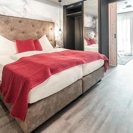 Hotel Astrid - Inklusive Kostenfreier Jokercard Σάαλμπαχ-Χίντεργκλεμ Δωμάτιο φωτογραφία