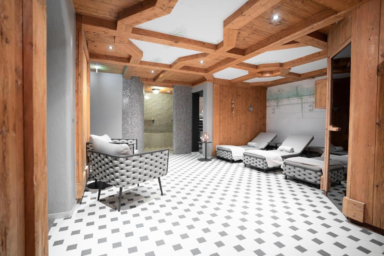 Hotel Astrid - Inklusive Kostenfreier Jokercard Σάαλμπαχ-Χίντεργκλεμ Εξωτερικό φωτογραφία